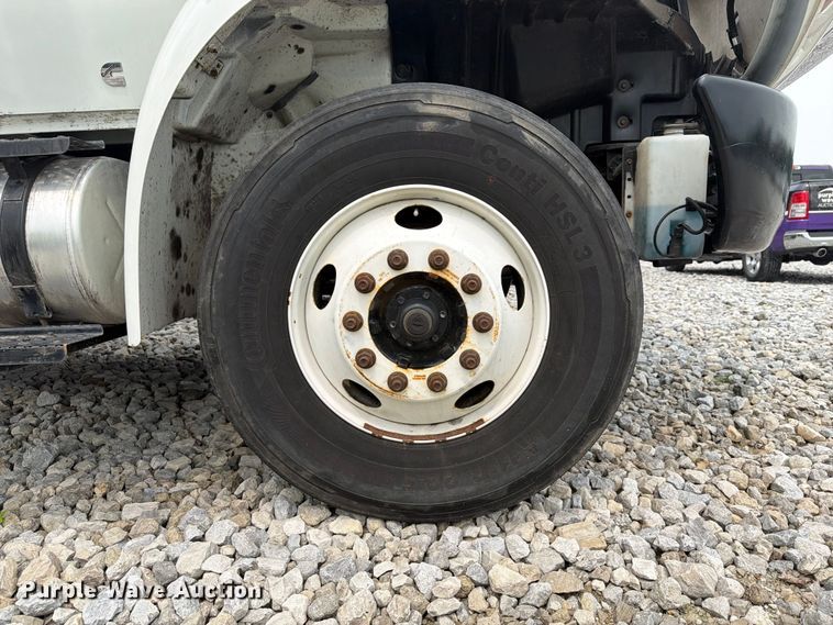 image for item YA3543 2019 International 4300 box truck
