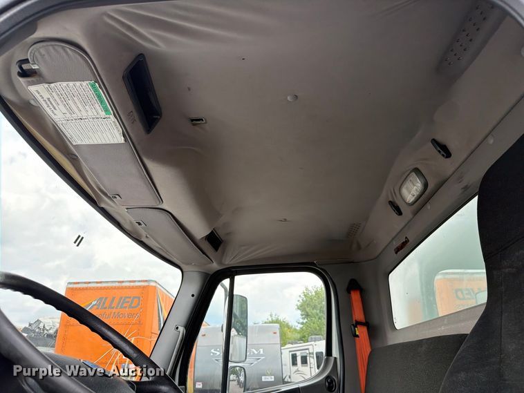 image for item YA3662 2018 Freightliner Business Class M2 box truck