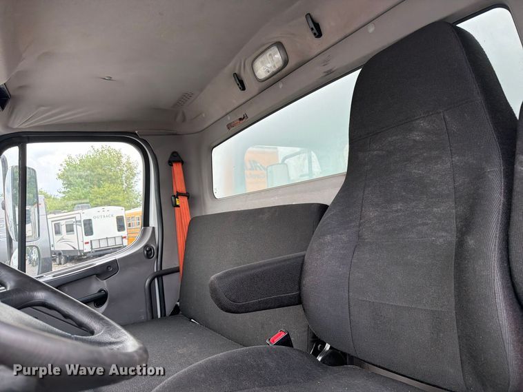 image for item YA3662 2018 Freightliner Business Class M2 box truck