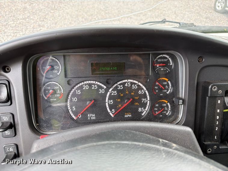 image for item YA3662 2018 Freightliner Business Class M2 box truck