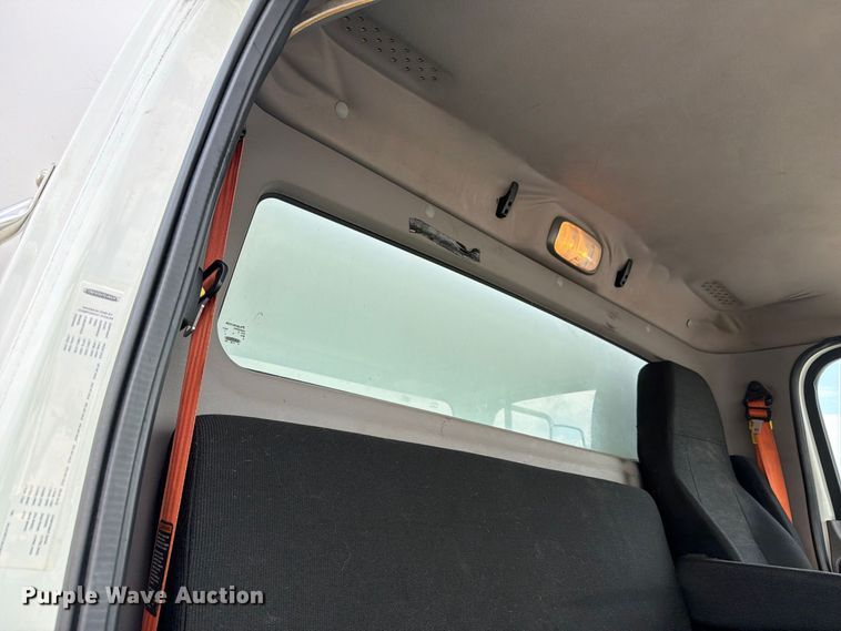 image for item YA3662 2018 Freightliner Business Class M2 box truck