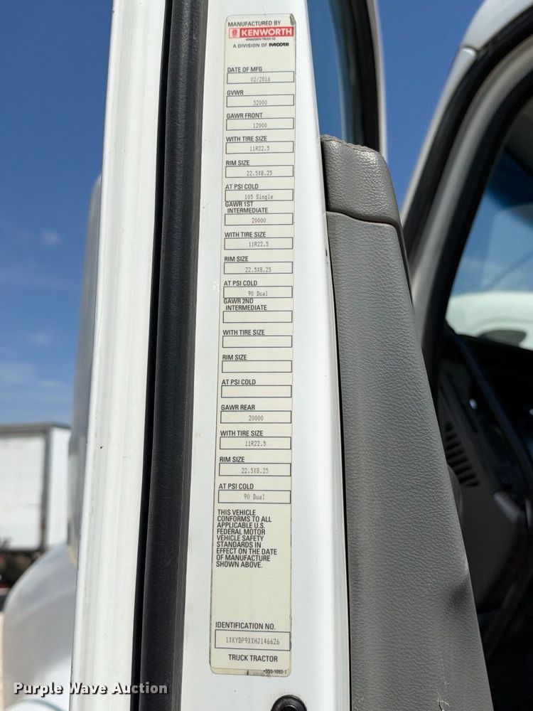 image for item YA3833 2017 Kenworth T680 semi truck