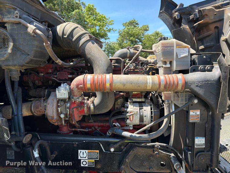 image for item YA3840 2019 Kenworth T880 semi truck