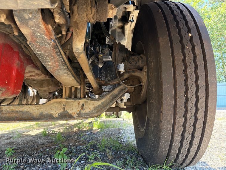 image for item YA3840 2019 Kenworth T880 semi truck