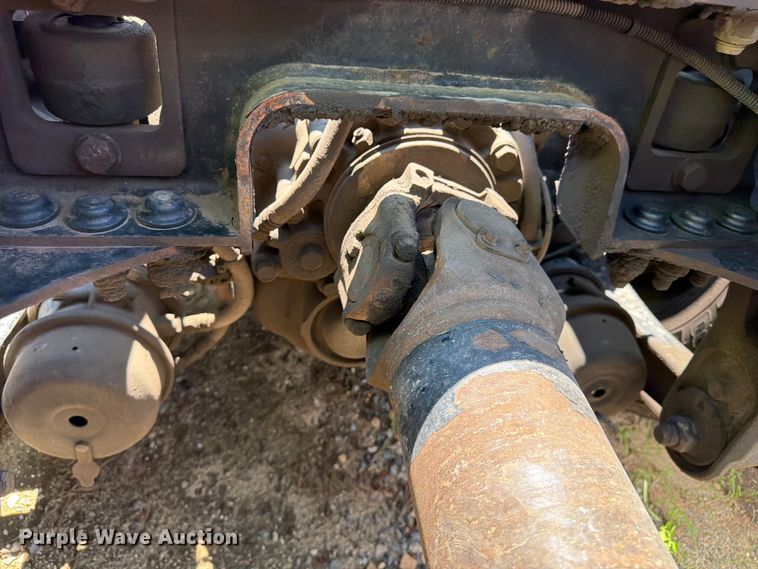 image for item YA3840 2019 Kenworth T880 semi truck