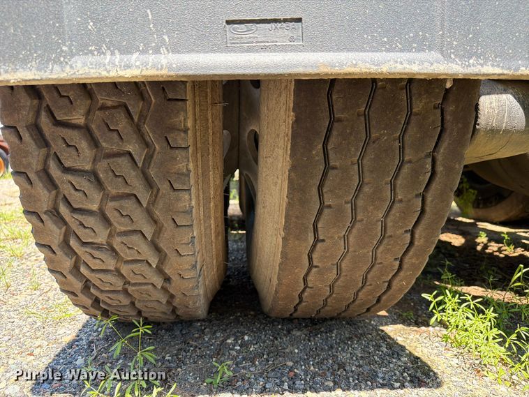 image for item YA3840 2019 Kenworth T880 semi truck