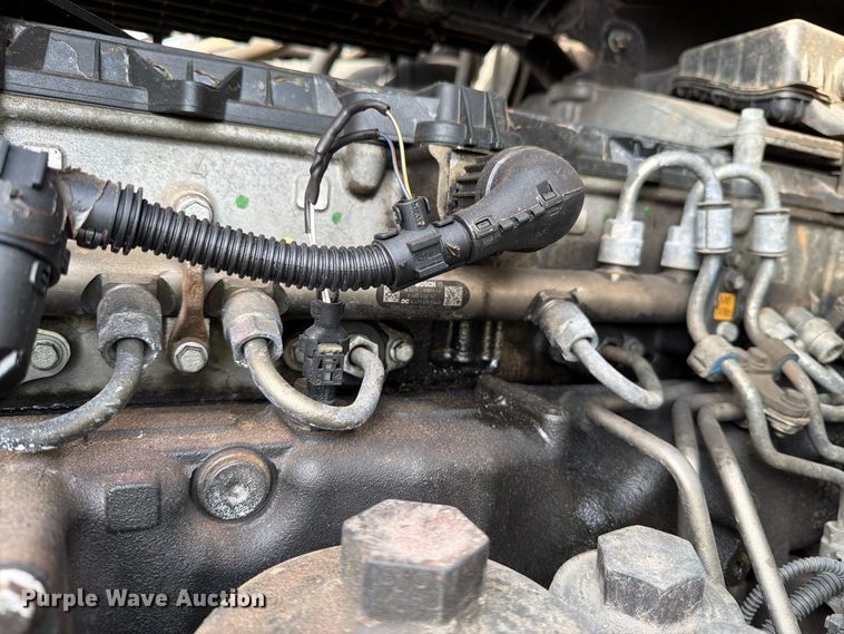 image for item YA4017 2020 Freightliner Cascadia semi truck