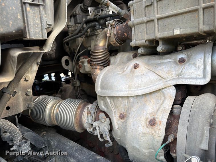 image for item YA4017 2020 Freightliner Cascadia semi truck
