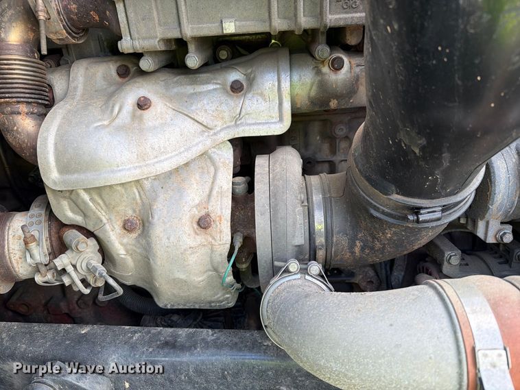 image for item YA4017 2020 Freightliner Cascadia semi truck