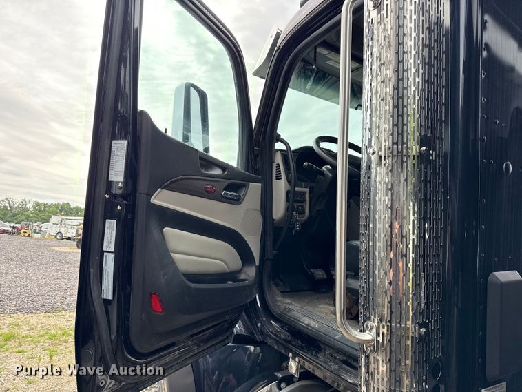 image for item YA4018 2024 Peterbilt 567 dump truck