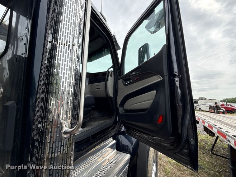 image for item YA4018 2024 Peterbilt 567 dump truck