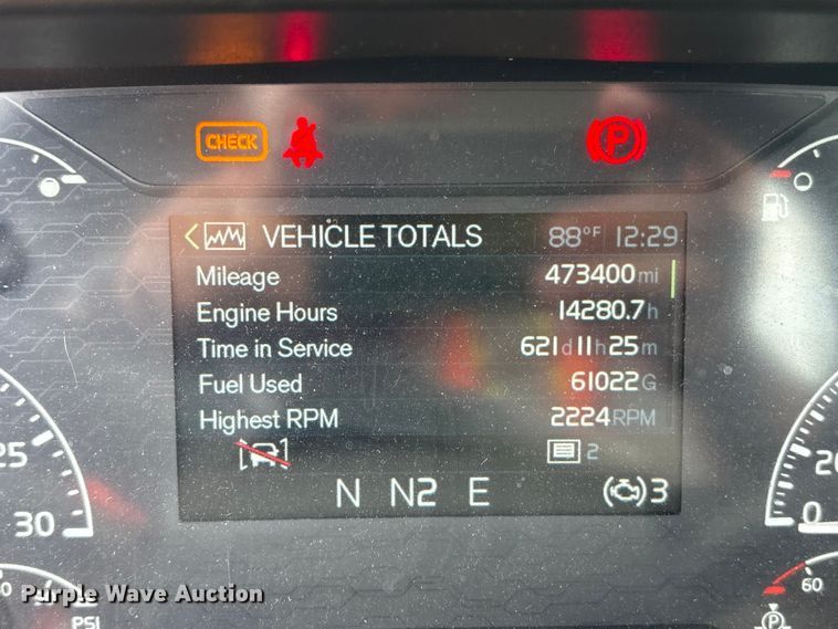 image for item YA4081 2019 Volvo VNR semi truck