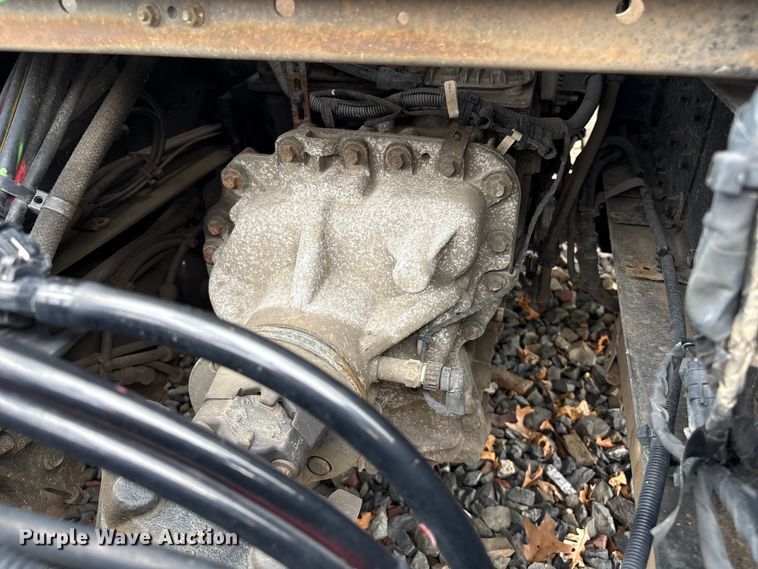 image for item YA4081 2019 Volvo VNR semi truck