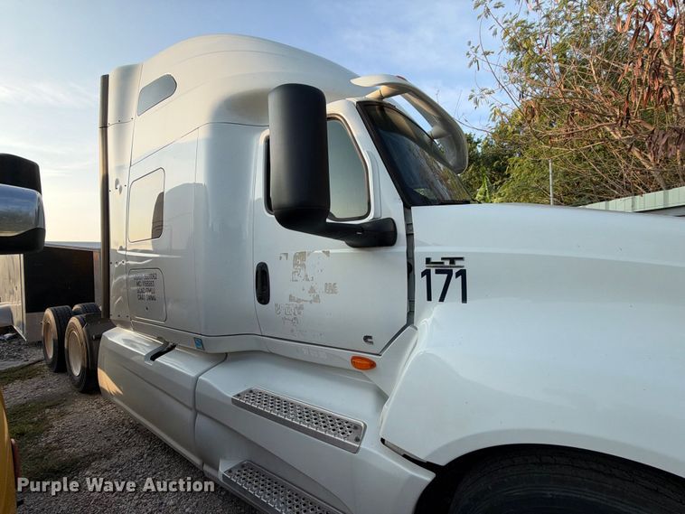 image for item YA4101 2019 International LT625 semi truck