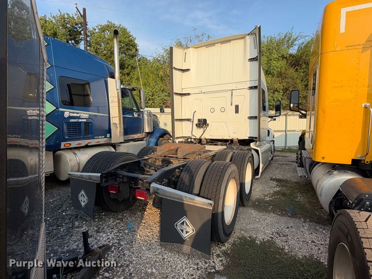 image for item YA4101 2019 International LT625 semi truck
