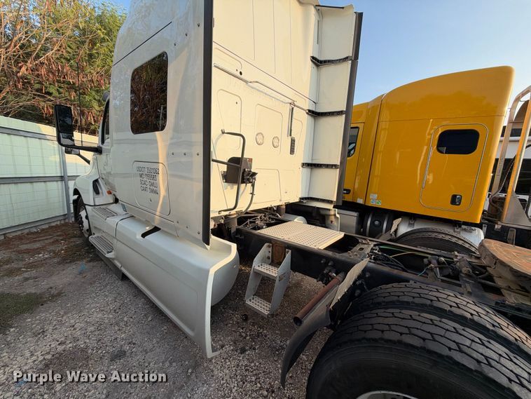 image for item YA4101 2019 International LT625 semi truck