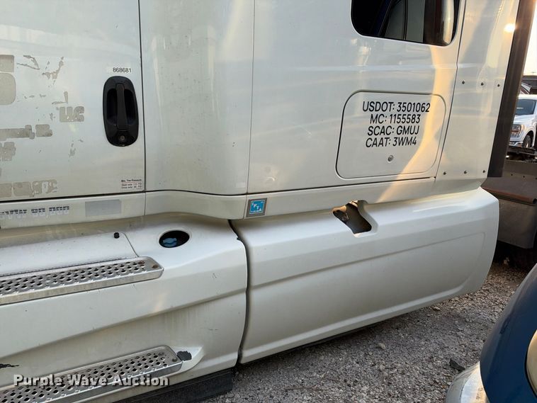 image for item YA4101 2019 International LT625 semi truck