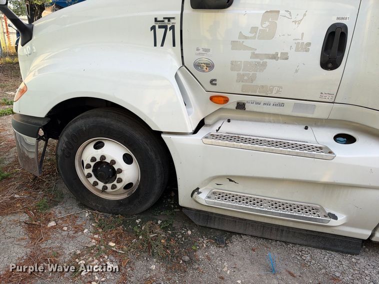 image for item YA4101 2019 International LT625 semi truck