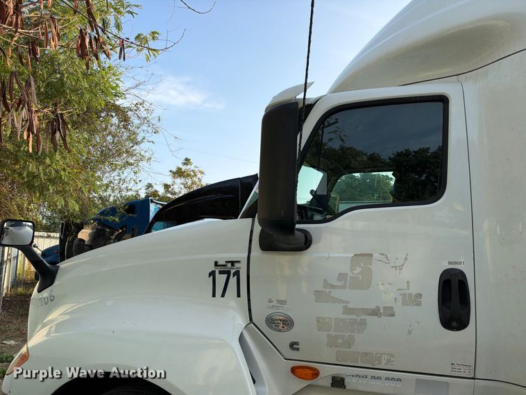 image for item YA4101 2019 International LT625 semi truck