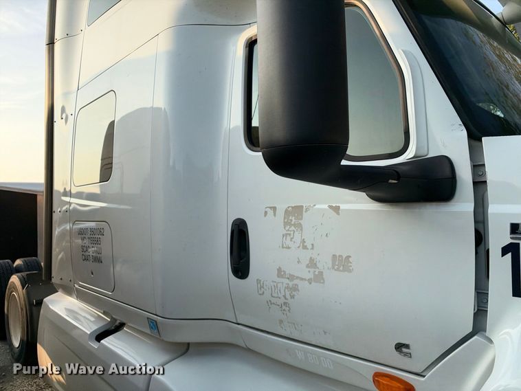 image for item YA4101 2019 International LT625 semi truck