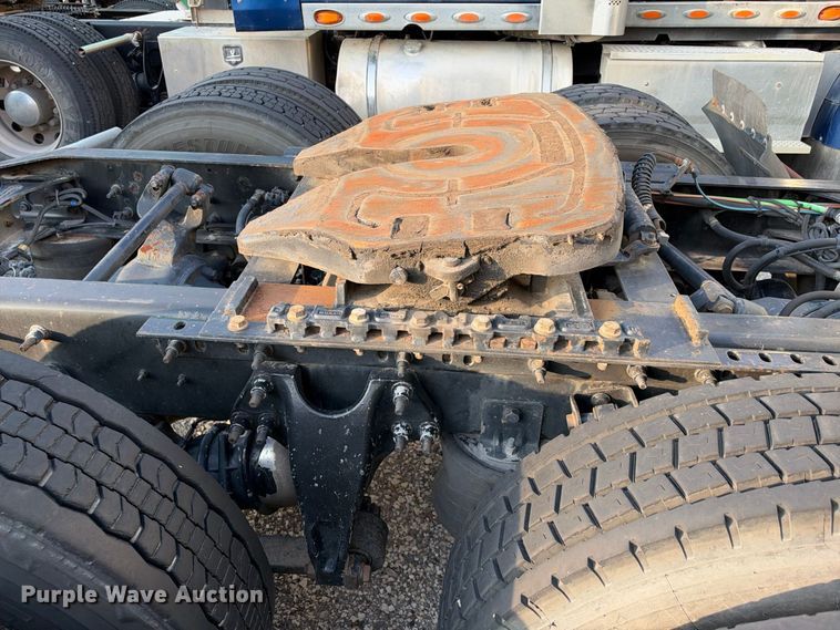 image for item YA4101 2019 International LT625 semi truck