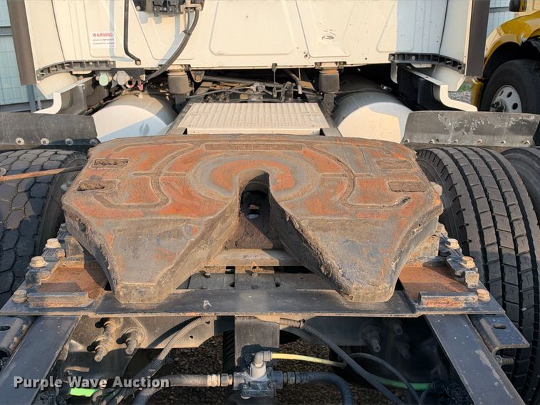 image for item YA4101 2019 International LT625 semi truck