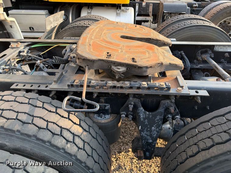 image for item YA4101 2019 International LT625 semi truck