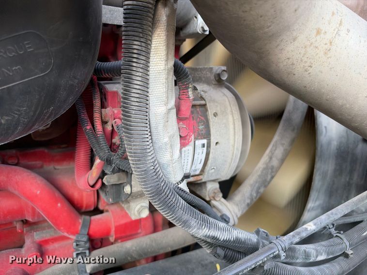 image for item YA4101 2019 International LT625 semi truck