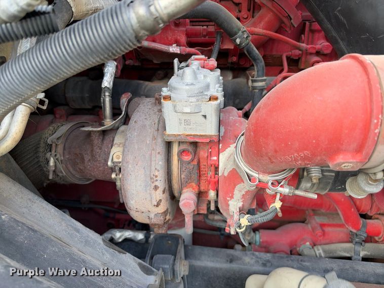image for item YA4101 2019 International LT625 semi truck