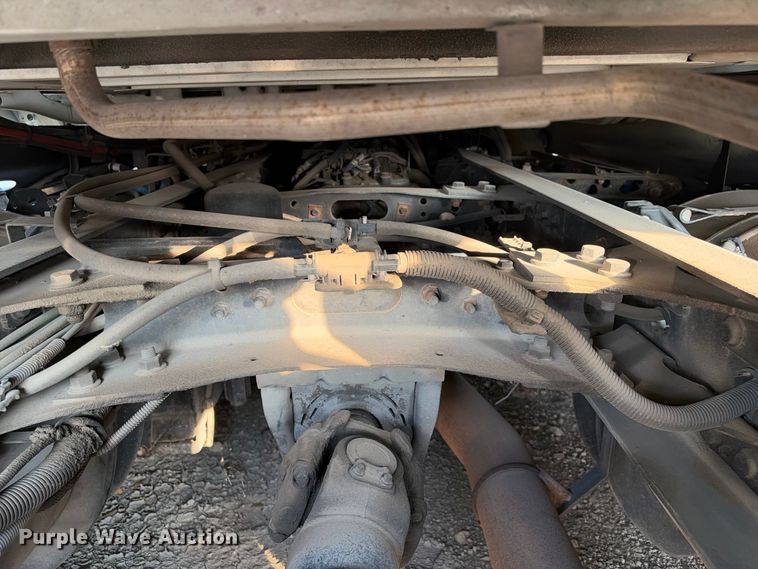 image for item YA4101 2019 International LT625 semi truck