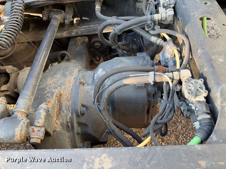 image for item YA4101 2019 International LT625 semi truck