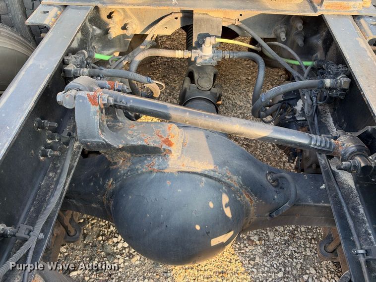 image for item YA4101 2019 International LT625 semi truck