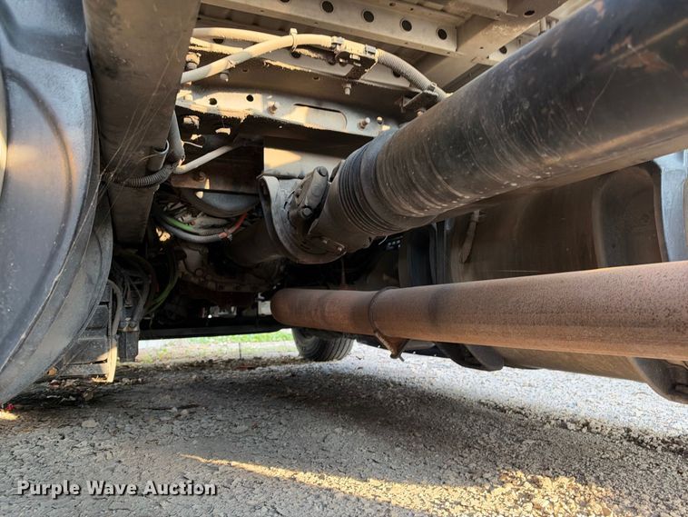 image for item YA4101 2019 International LT625 semi truck