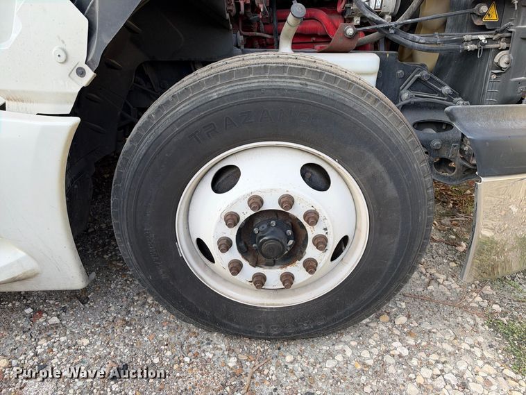 image for item YA4101 2019 International LT625 semi truck