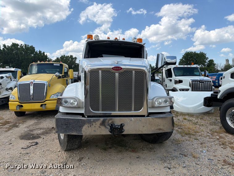image for item YA4129 2019 Peterbilt 567 semi truck