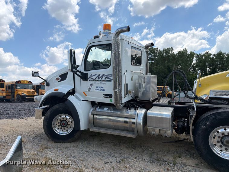 image for item YA4129 2019 Peterbilt 567 semi truck