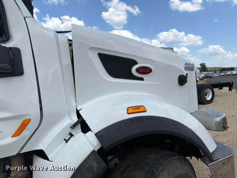 image for item YA4129 2019 Peterbilt 567 semi truck