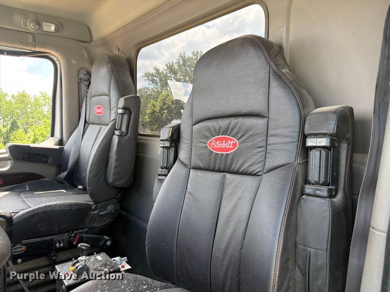 image for item YA4129 2019 Peterbilt 567 semi truck