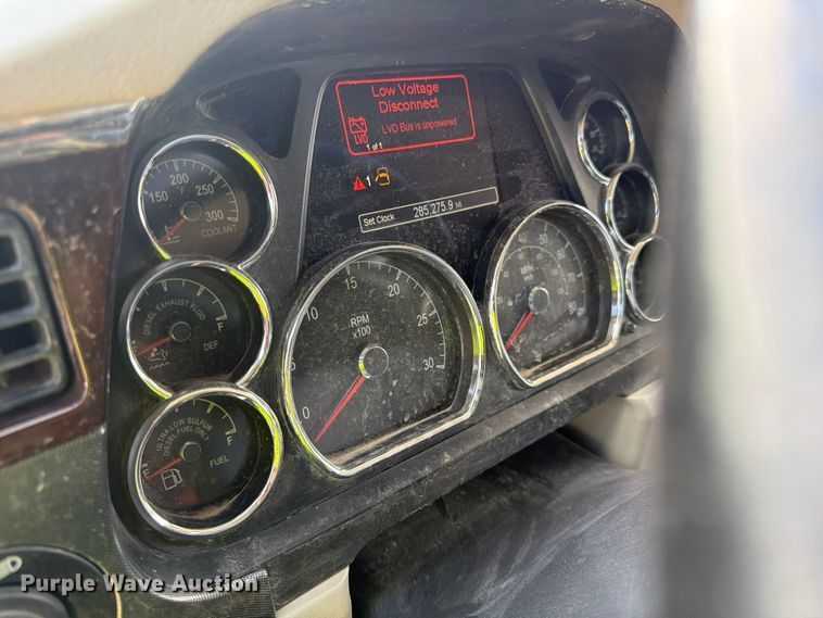 image for item YA4129 2019 Peterbilt 567 semi truck
