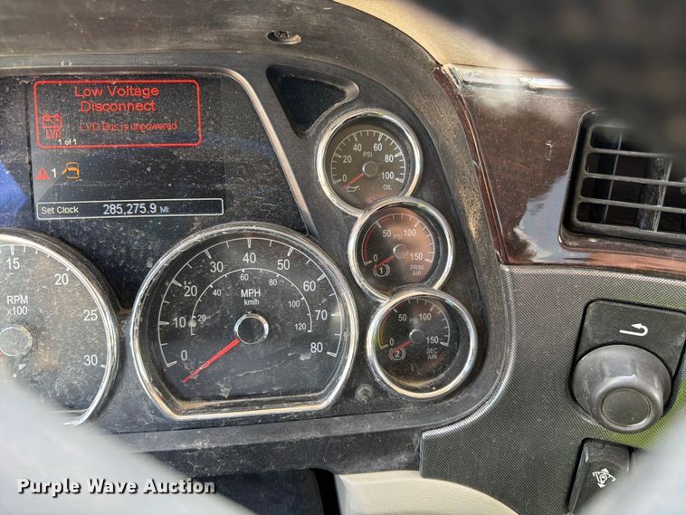image for item YA4129 2019 Peterbilt 567 semi truck