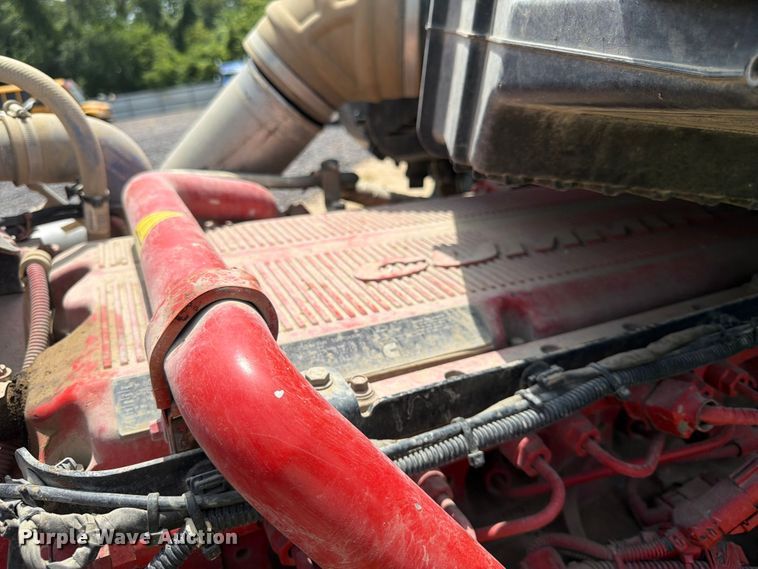 image for item YA4129 2019 Peterbilt 567 semi truck