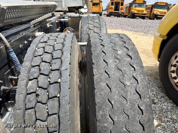 image for item YA4129 2019 Peterbilt 567 semi truck