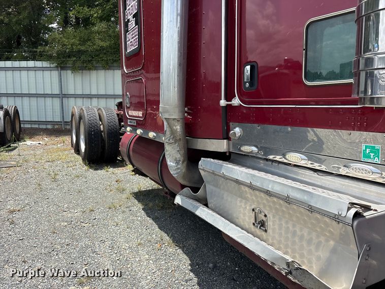 image for item YA4268 2006 Kenworth W900 semi truck