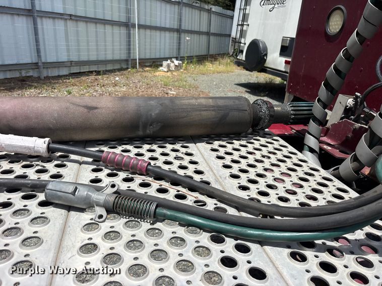 image for item YA4268 2006 Kenworth W900 semi truck