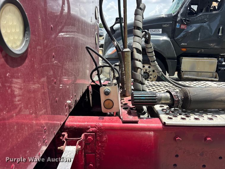 image for item YA4268 2006 Kenworth W900 semi truck