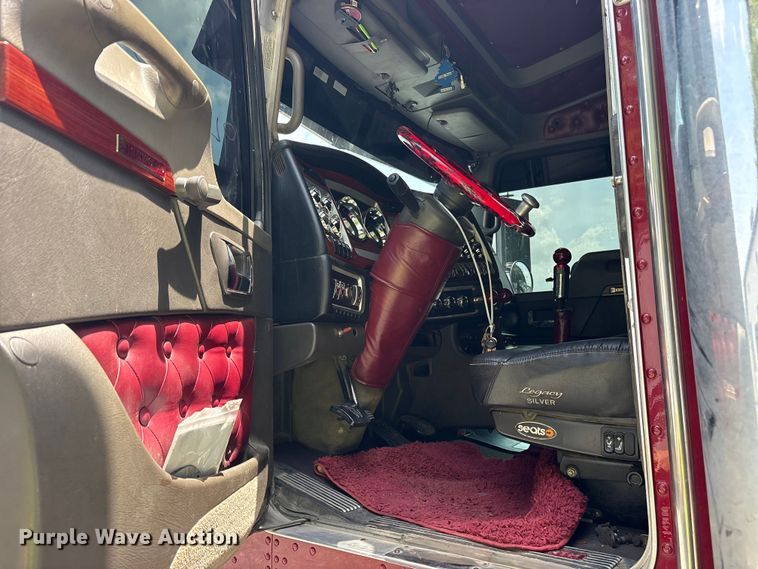 image for item YA4268 2006 Kenworth W900 semi truck
