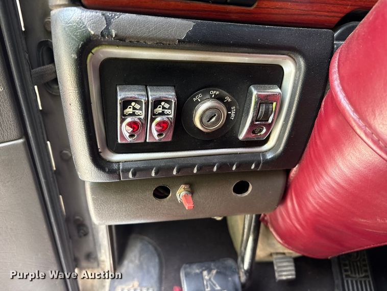 image for item YA4268 2006 Kenworth W900 semi truck