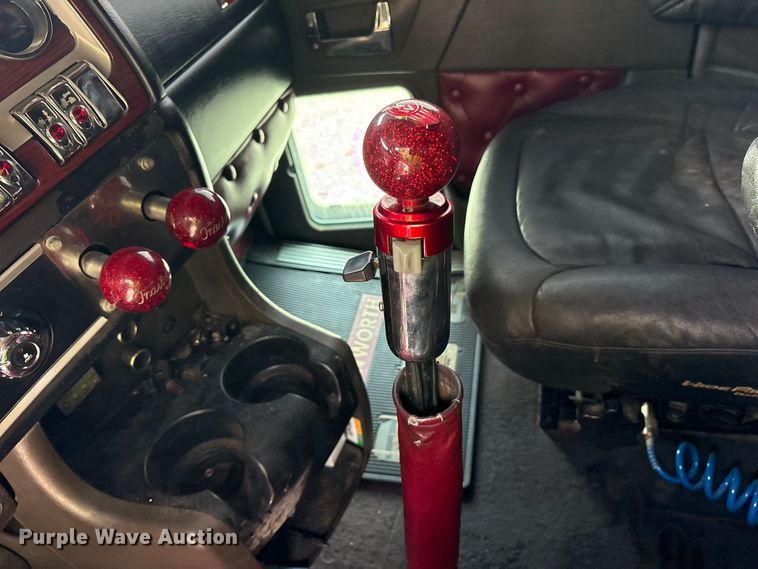 image for item YA4268 2006 Kenworth W900 semi truck