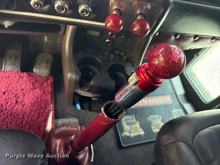image for item YA4268 2006 Kenworth W900 semi truck