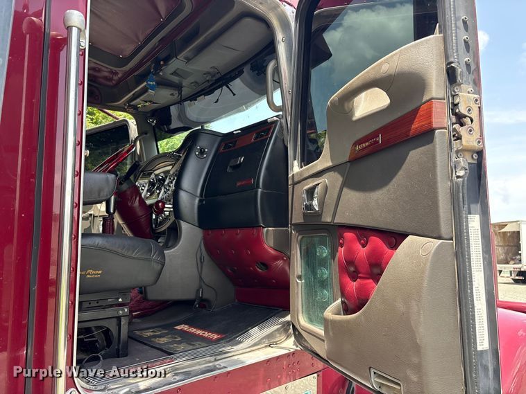 image for item YA4268 2006 Kenworth W900 semi truck